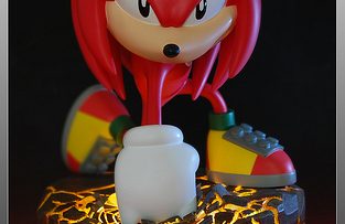 F4F Knuckles Exclusive